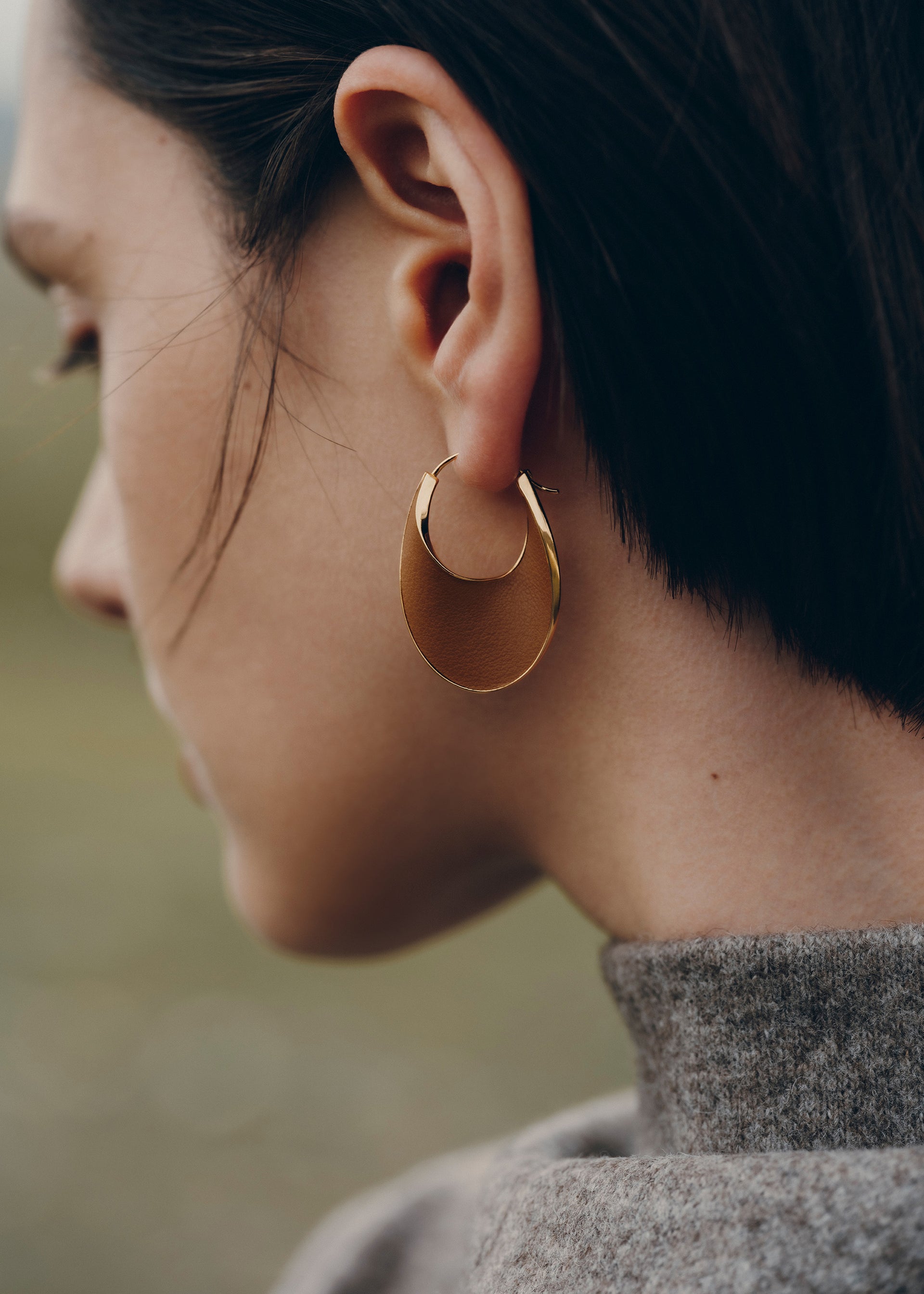 Éole Slim Hoop Earrings - Camel Leather