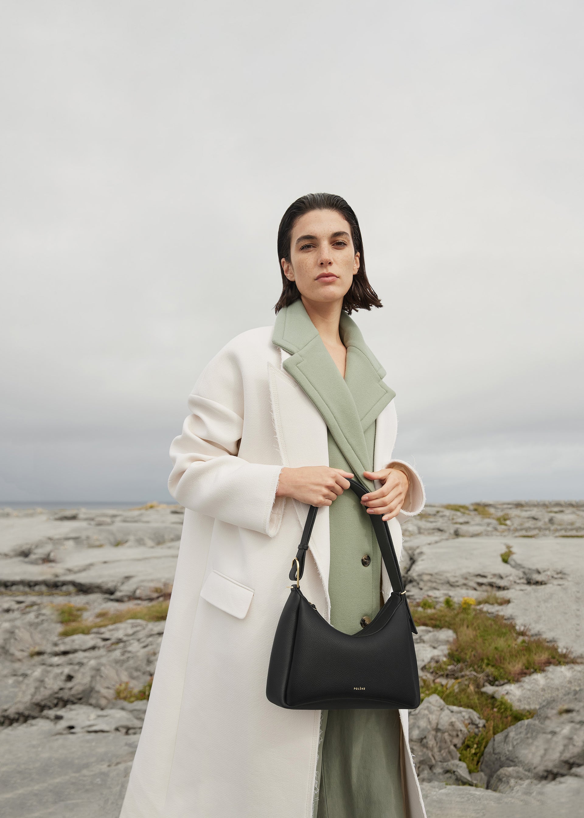 Umi - Textured Black