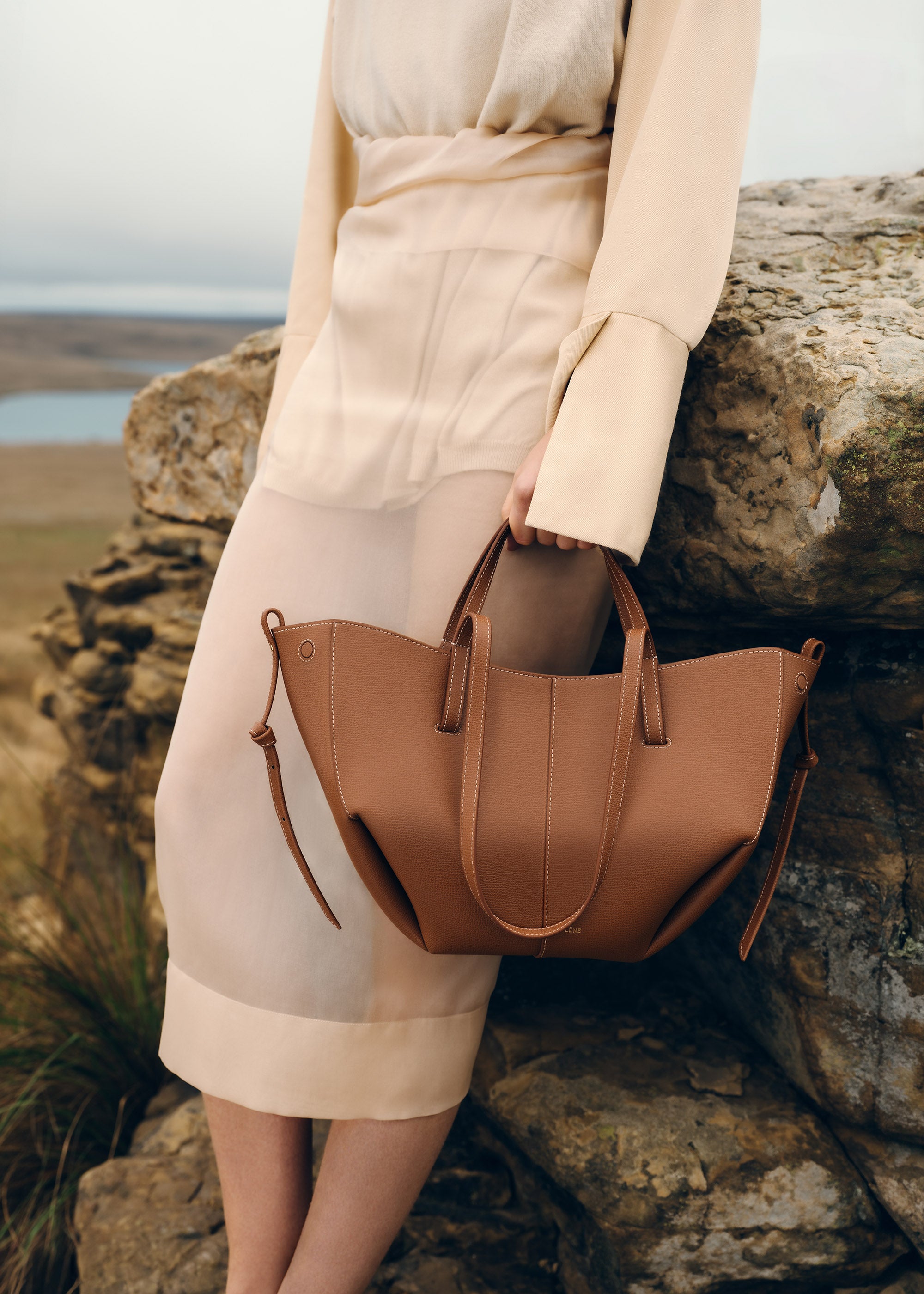 ポレーヌ cyme mini キャメル Polène | Bag - Cyme Mini - Textured Camel – Polène UK