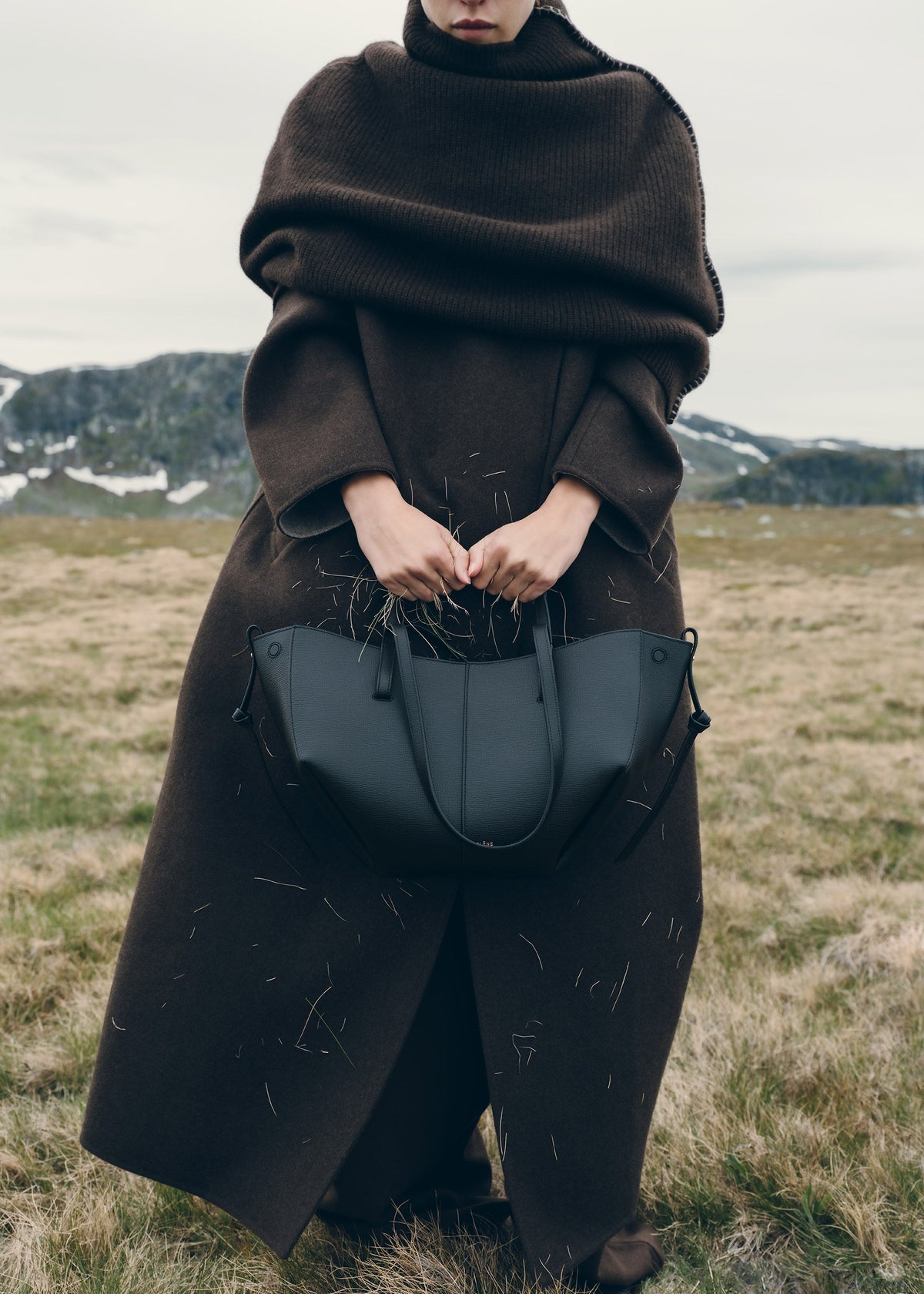 Cyme Mini - Textured Black